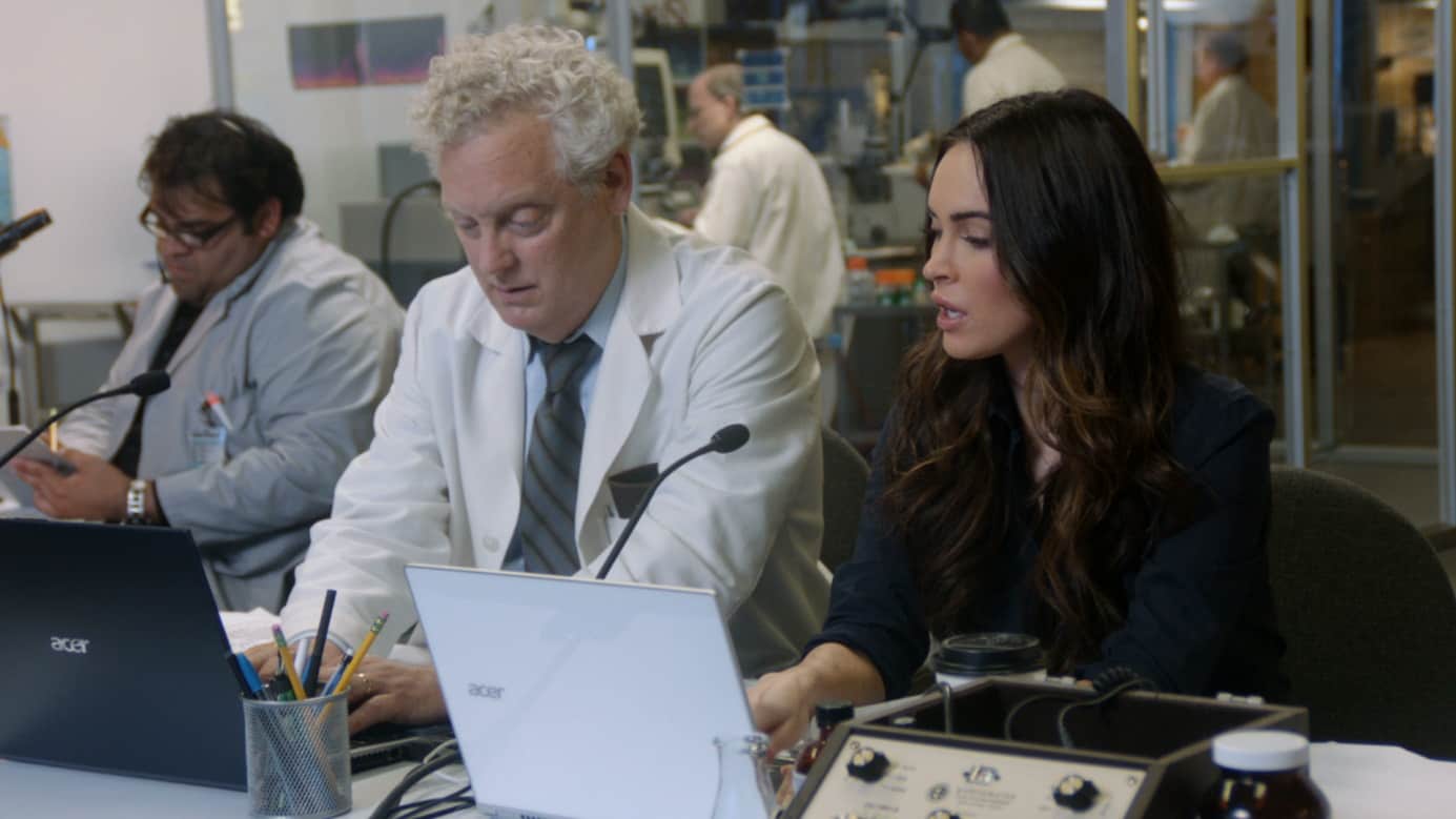 Megan Fox explores her hidden passion with an Acer Aspire S7 3